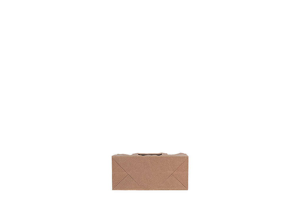 Das Bild zeigt die Bodenansicht einer Papiertragetasche vertrieben von der Malik Verpackungen GmbH Hanau. Die Papier-Tragetasche ist in braun und unbedruckt. Die Größe der Papiertragetasche ist 22x10x28cm. Fotograf: Detlev Steinhilber (detis.pix)