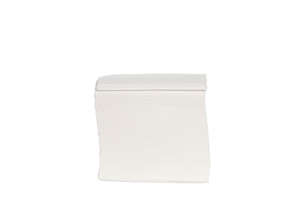gestapelte weiße Servietten 33×33 cm 1/8-Falzung für Restaurant und Catering