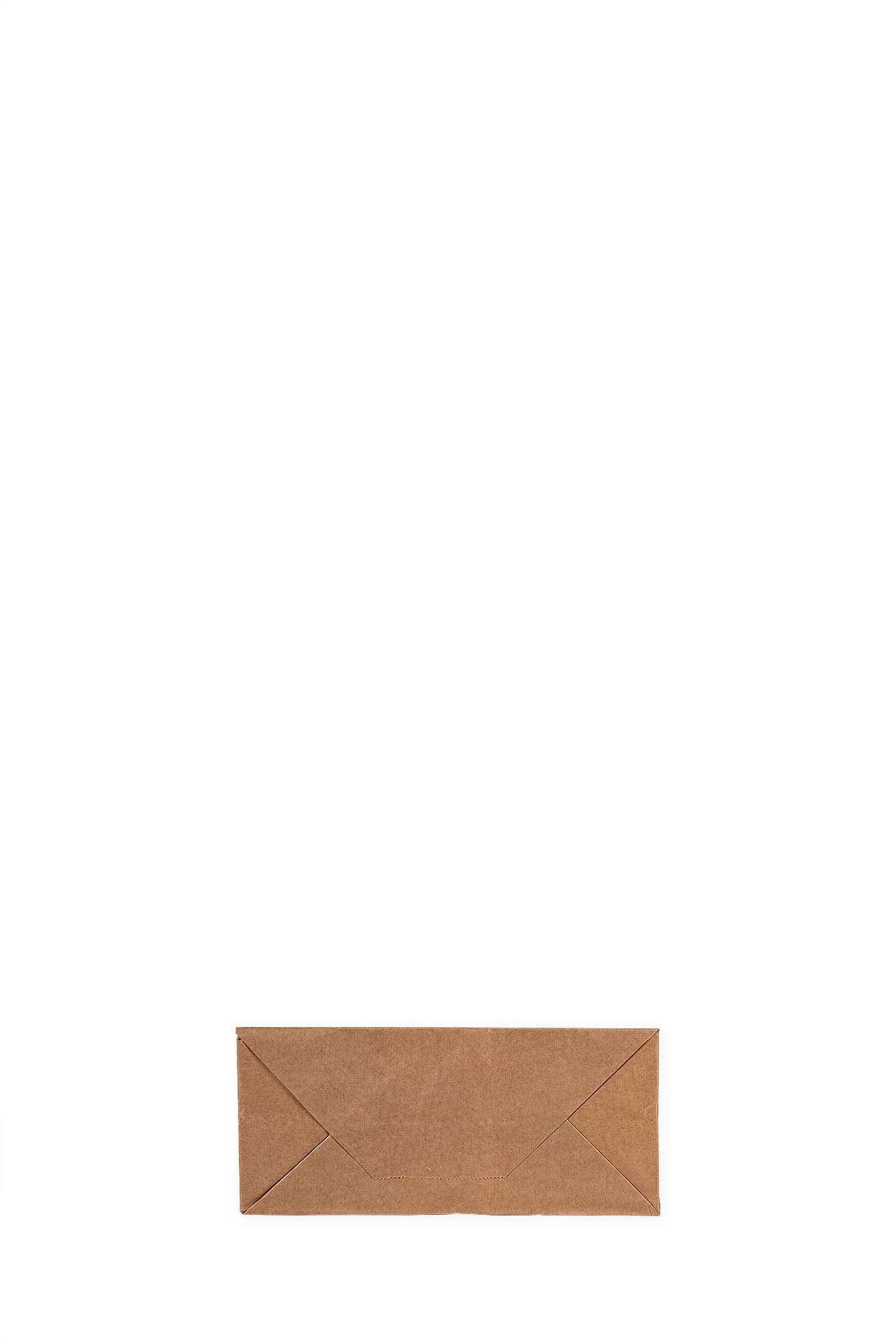 Das Bild zeigt die Bodenansicht einer Papiertragetasche vertrieben von der Malik Verpackungen GmbH Hanau. Die Papier-Tragetasche ist in braun und unbedruckt. Die Größe der Papiertragetasche ist 26x17x25cm. Fotograf: Detlev Steinhilber (detis.pix)