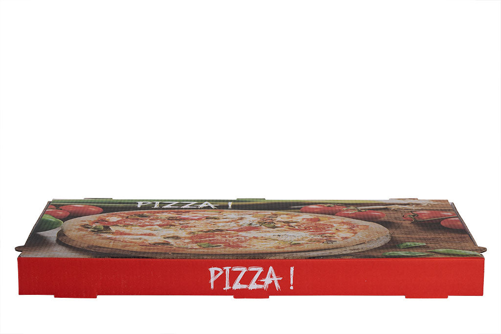 Auf dem Bild ist ein weißer 60er Pizzakarton in der Größe 60 x 40 x 5 cm in der Frontalansicht zu sehen. Aufgedruckt ist ein Stimmungsbild einer Pizza mit Tomaten, Champignons, Pepperoni und Käse. Ein Schriftzug mit dem Wort: "Pizza!" ist in weißer Schrift zu sehen. Vertrieben durch die Malik Verpackungen GmbH Hanau